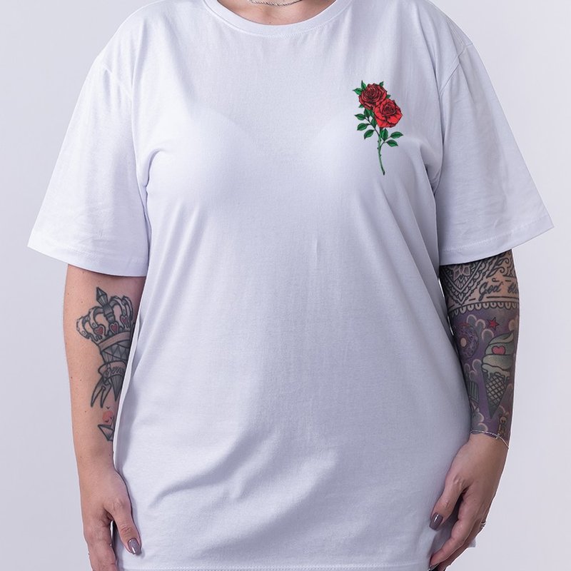 Camiseta Bolso de Rosa - Plus Size Branca Camiseta Bolso de Rosa - Plus Size Branca