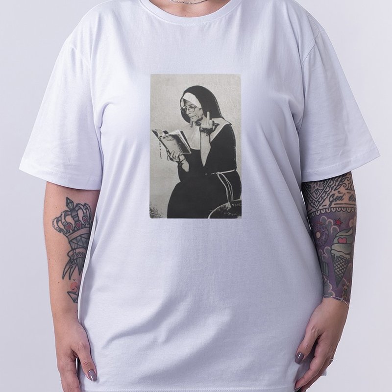 Camiseta Freira - Plus Size Branca Camiseta Freira - Plus Size Branca