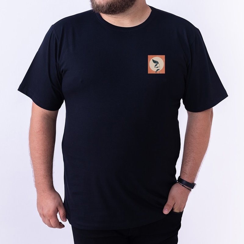 Camiseta Leaves - Plus Size Preta Camiseta Leaves - Plus Size Preta
