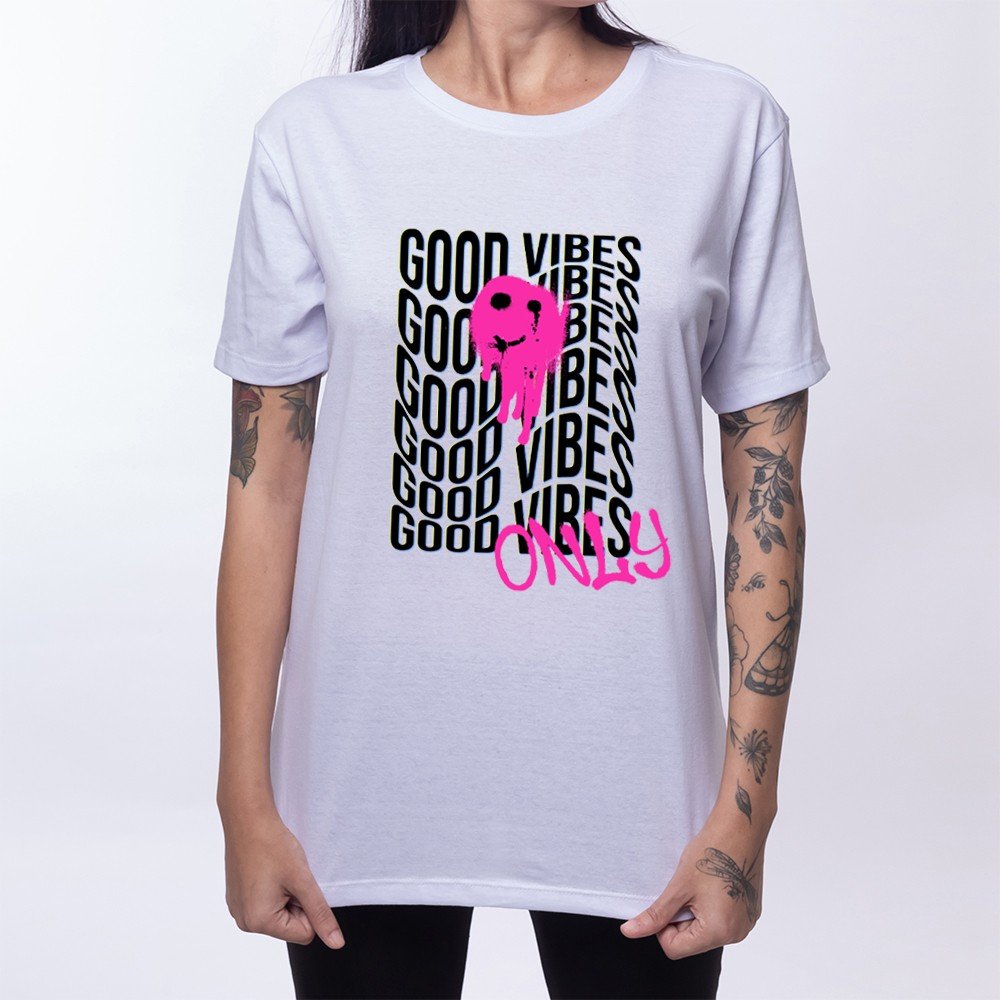 Camiseta good vibes outlet only