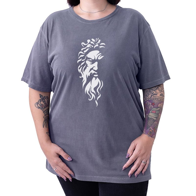 Camiseta Poseidon Face - Chumbo OverPlus Size Camiseta Poseidon Face - Chumbo OverPlus Size