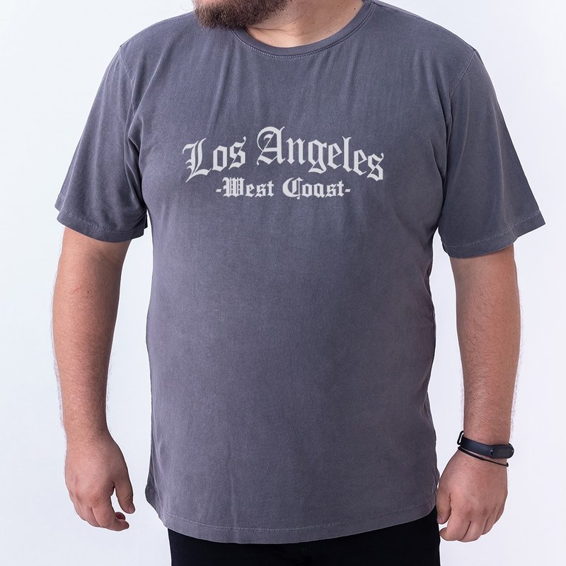 Camiseta Los Angeles - Chumbo Plus Size Camiseta Los Angeles - Chumbo Plus Size