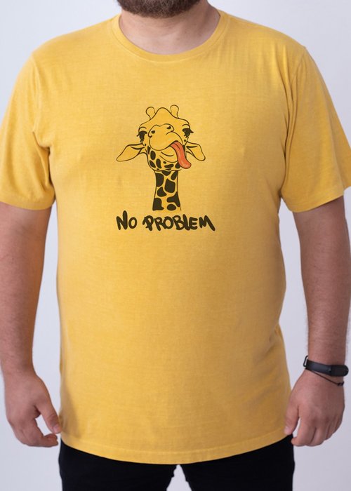 Camiseta Girafa No Problem - Mostarda Plus Size