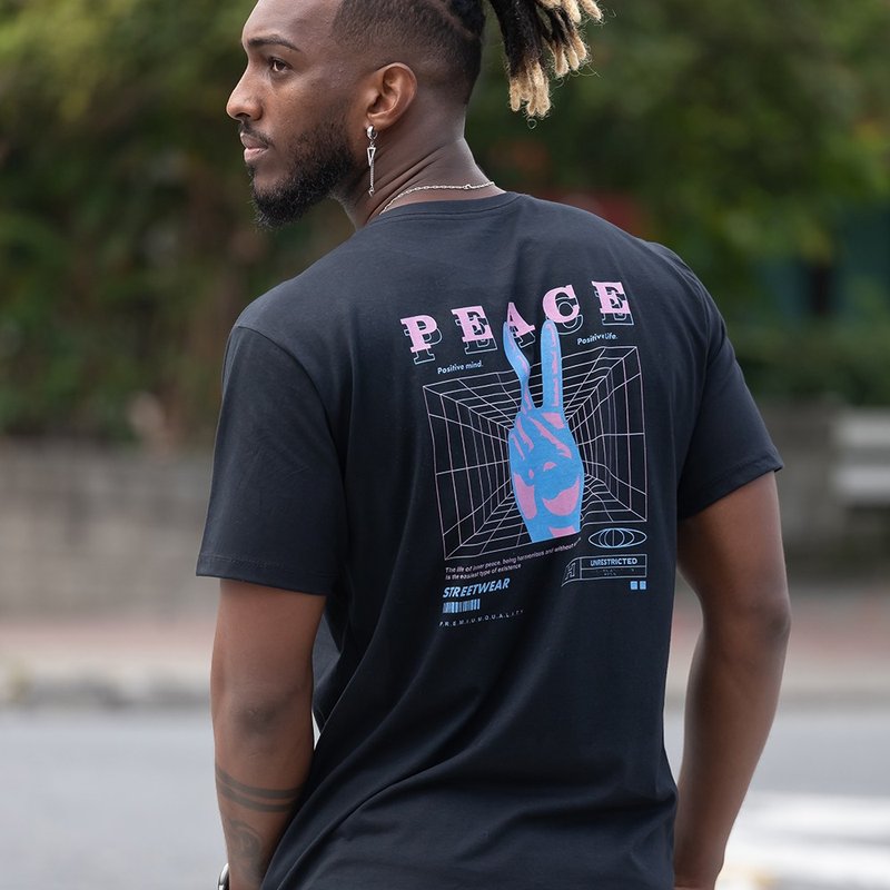 Camiseta Peace and Love - Preta Camiseta Peace and Love - Preta